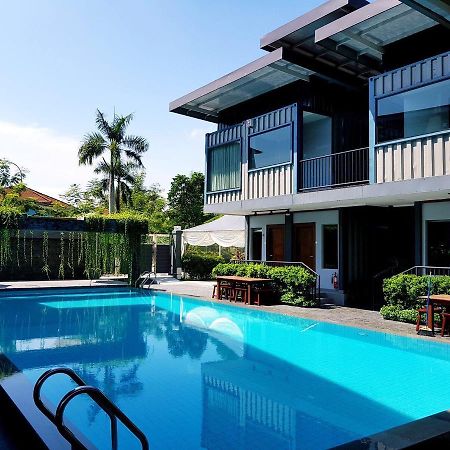 Kluang Container Swimming Pool Hotel Eksteriør billede