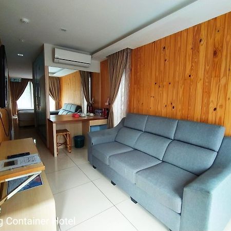 Kluang Container Swimming Pool Hotel Eksteriør billede