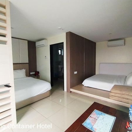 Kluang Container Swimming Pool Hotel Eksteriør billede