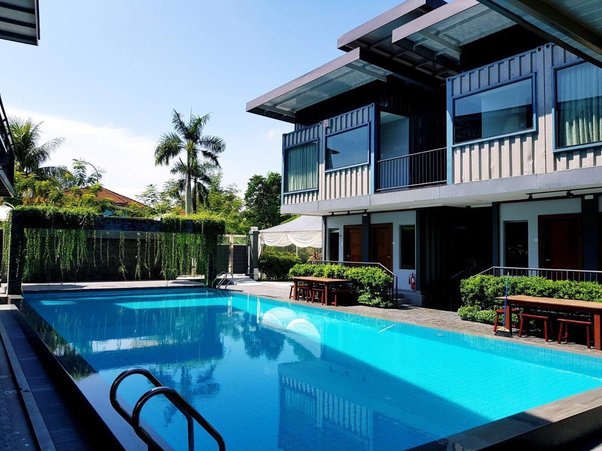 Kluang Container Swimming Pool Hotel Eksteriør billede