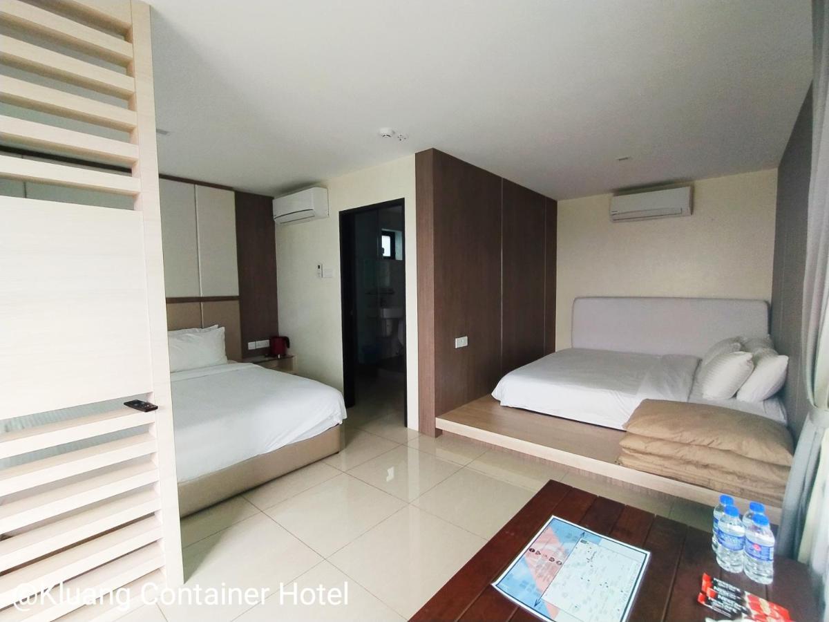 Kluang Container Swimming Pool Hotel Eksteriør billede